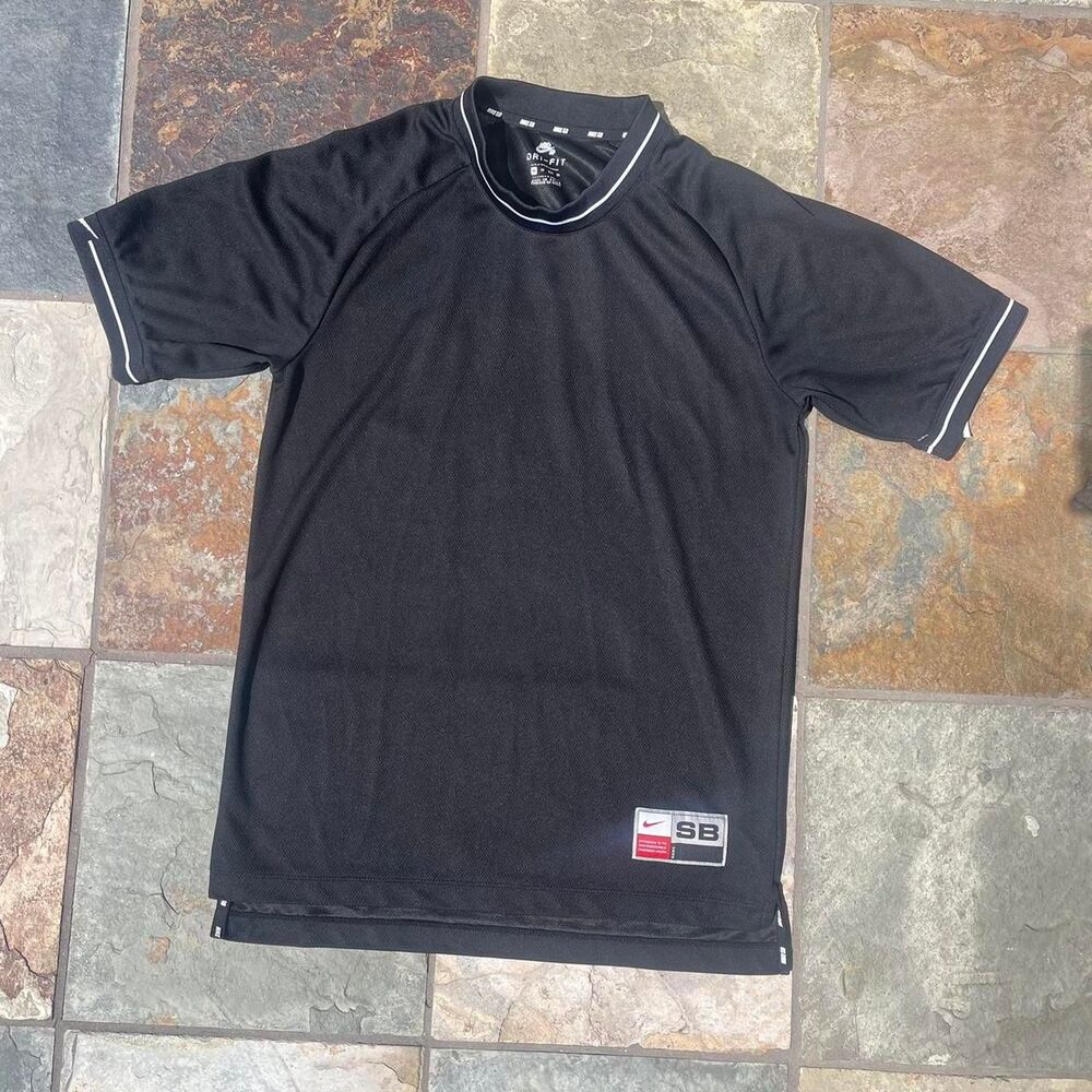 Nike Men's Black and White T-shirt